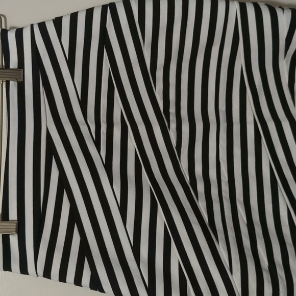 Express Mini Skirt - Picture 3 of 6